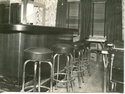 Patterson, NY, Rt22 #2200_1950 (Lucky Baldwin's Holiday Inn)